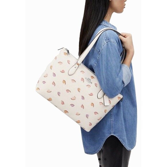 New Coach CV268 Gallery Tote Bag with Snail Print Chalk multi - Picture 2 of 5